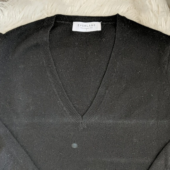 Everlane Cashmere V-Neck Midi Dress - Picture 3 of 6